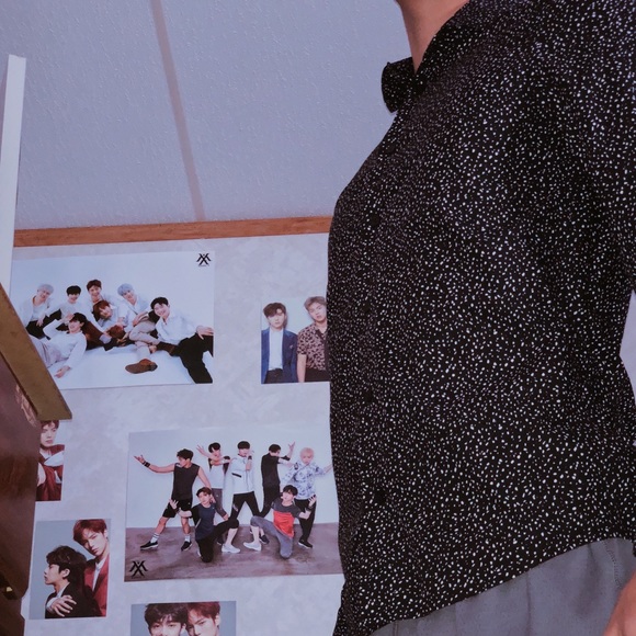 Black and white button up H&M shirt - Picture 2 of 4